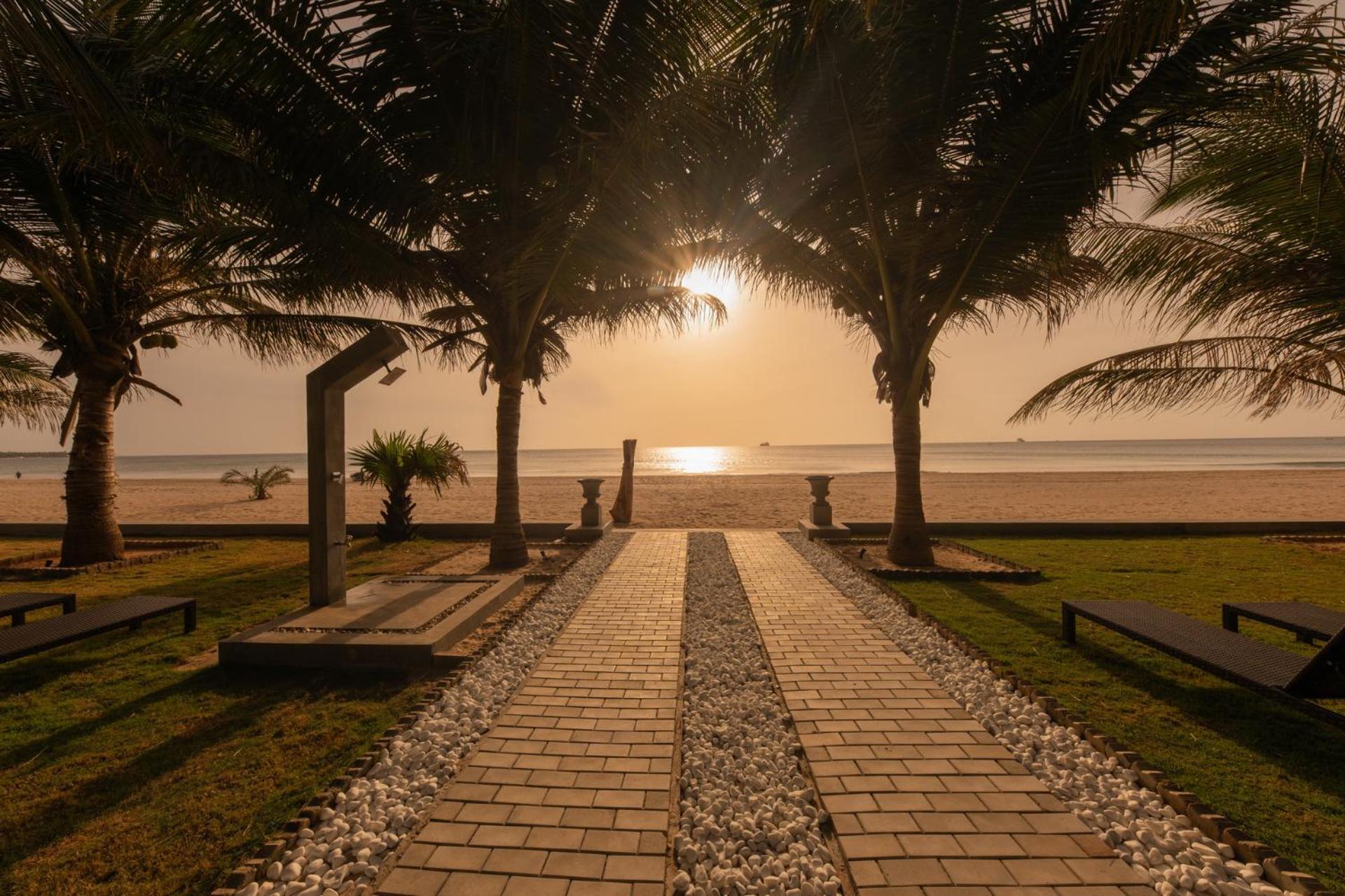 Uppuveli Beach By Dsk Trincomalee Exterior photo