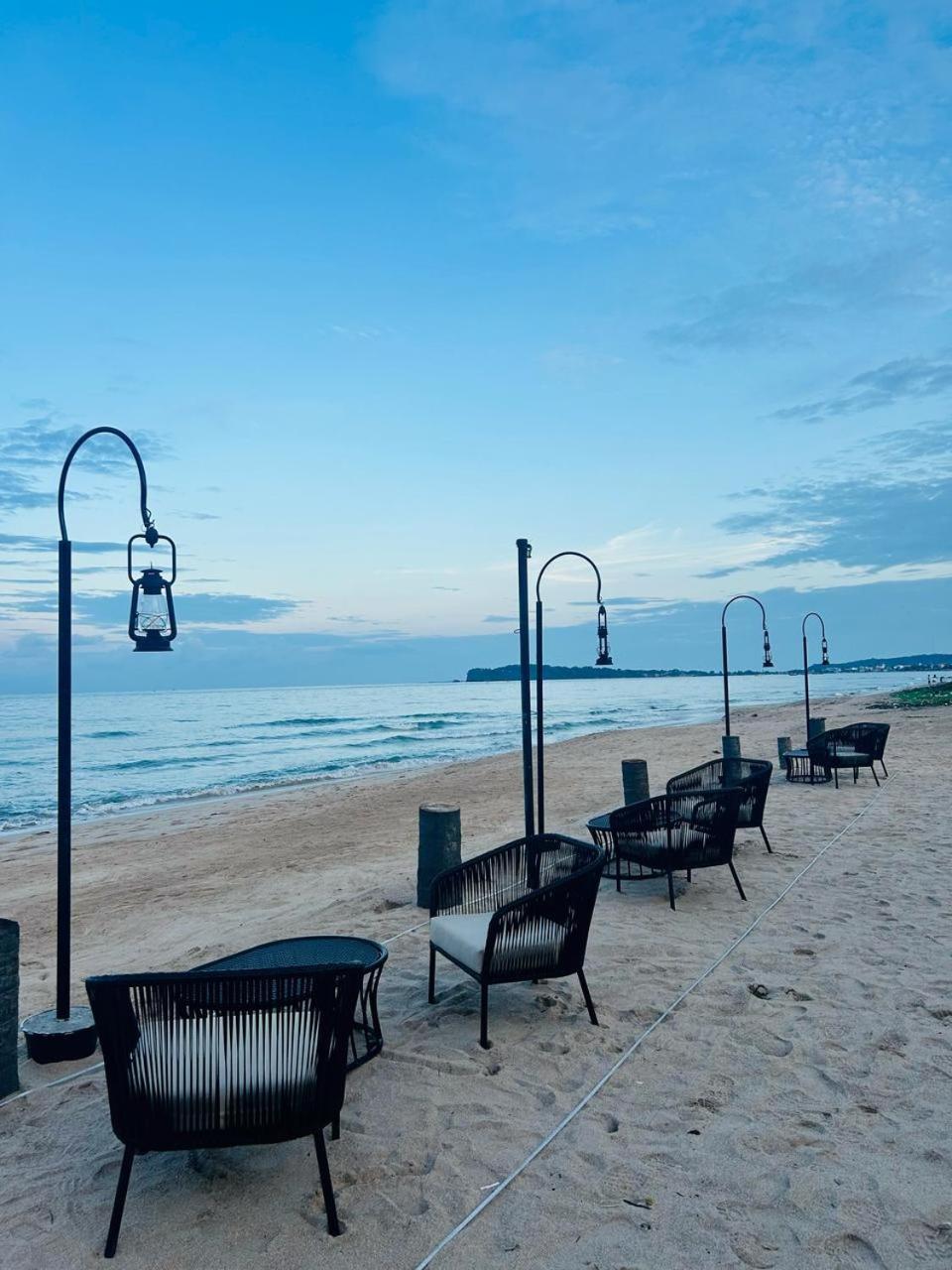 Uppuveli Beach By Dsk Trincomalee Exterior photo